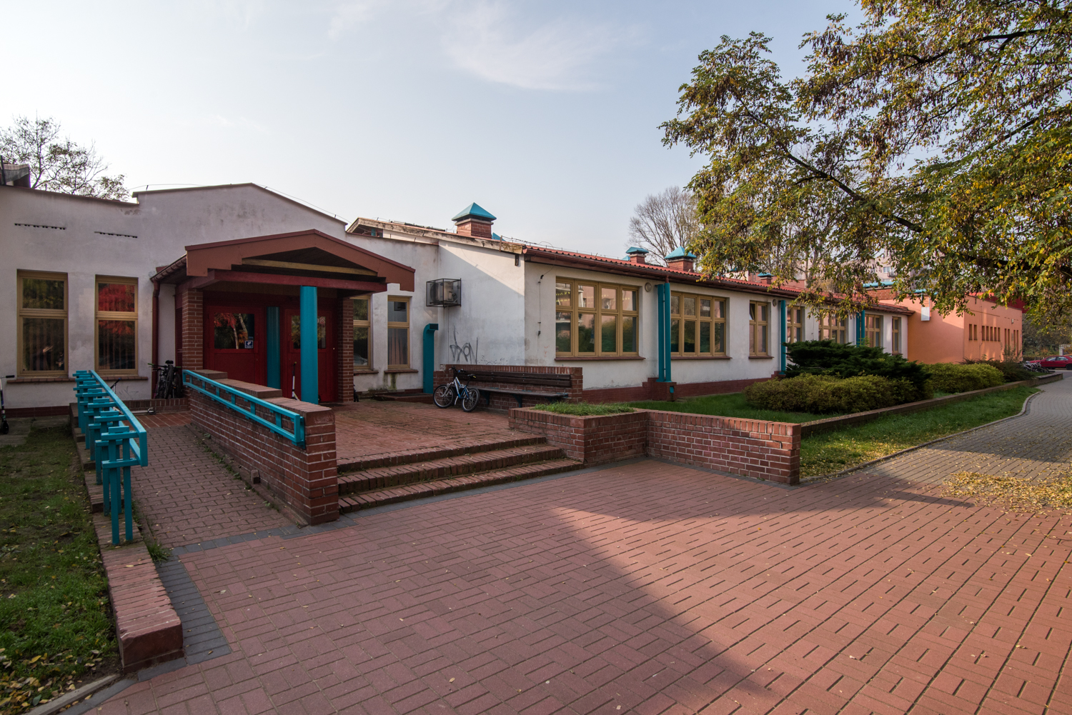 Zdjęcie architektury budynku Szkoła Podstawowa nr 343 im. Matki Teresy z Kalkuty